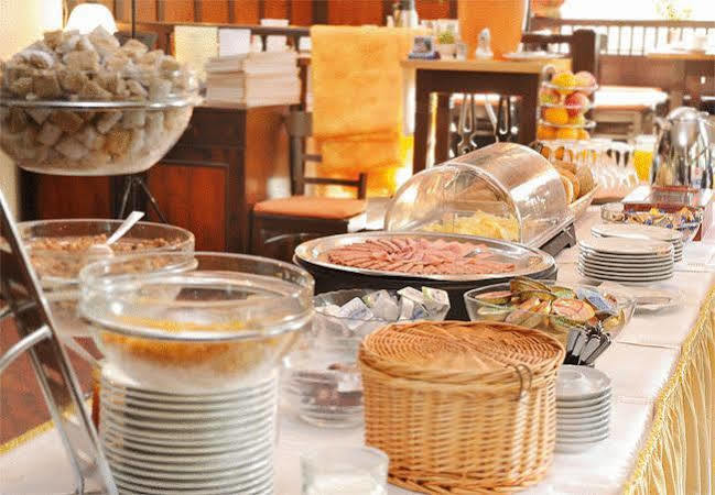 Grasbrunner Hof Гостевой дом 3*